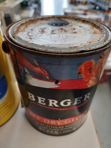 Berger - Jet Dry Gloss - Black - 1 litre for $5