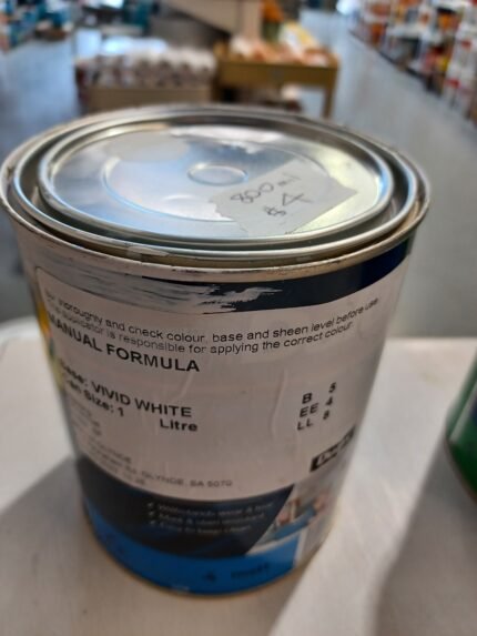 Dulux Wash & Wear - White - Matt - 800 mil for $4