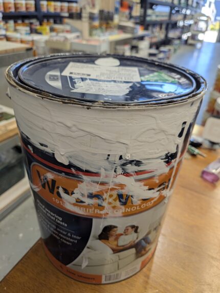 Dulux - Wash & Wear - Easy to keep clean - Antique White USA - 7 litres for $35